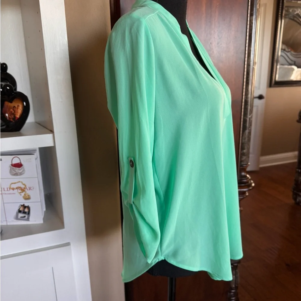Lush‎ Mint Green Chiffon V-Neck Blouse